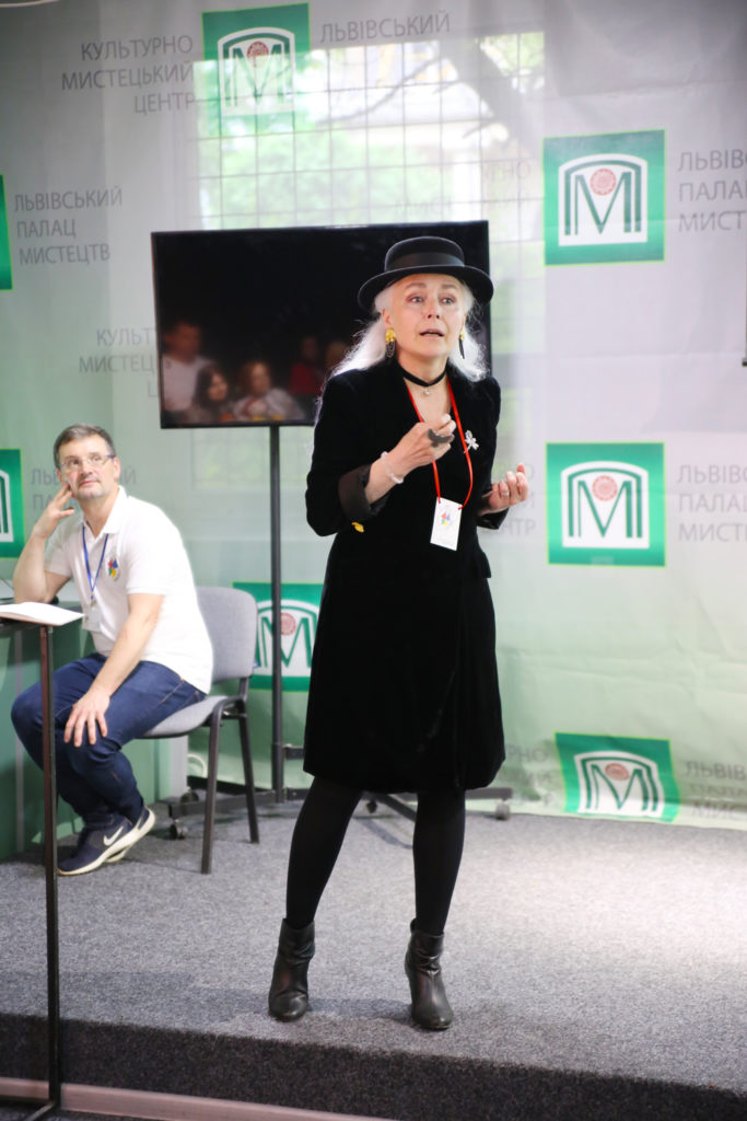 Вікторія Ковальчук (літературні читання на фестивалі KAZ.KAR.)